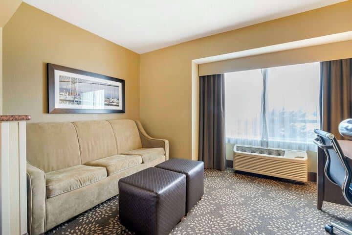 Room 15 of 40