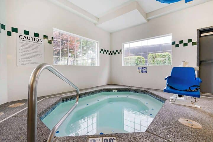 Pool 30 of 40