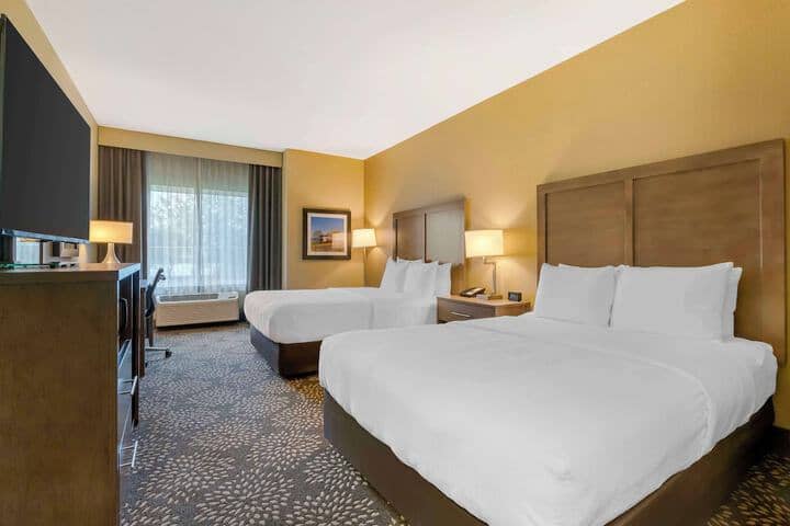 Room 4 of 40
